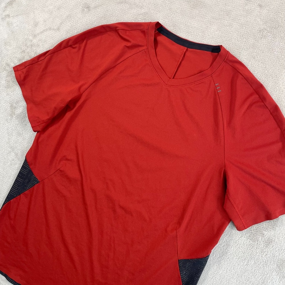 Lululemon Lost‎ In The Hustle Performance T Shirt Men Large Magma Reflective Gym